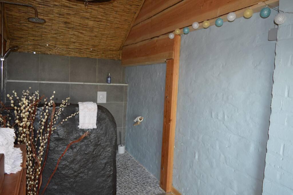 Korentil . Cosy House With Private Garden 데한 외부 사진