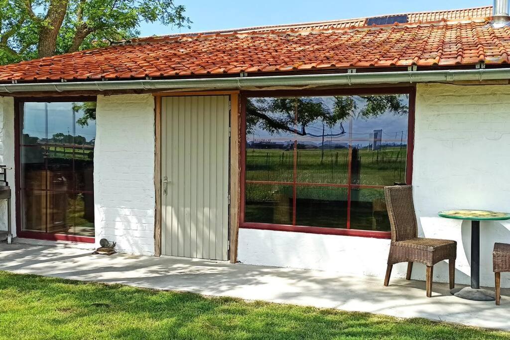 Korentil . Cosy House With Private Garden 데한 외부 사진